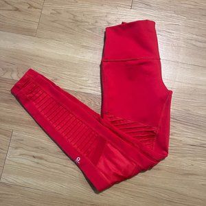 ALO Yoga Red Leggings with Sleek Fit and Stretch Fabric